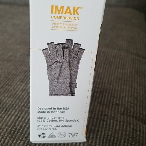 IMAK Arthritis Gloves - Picture 3 of 3